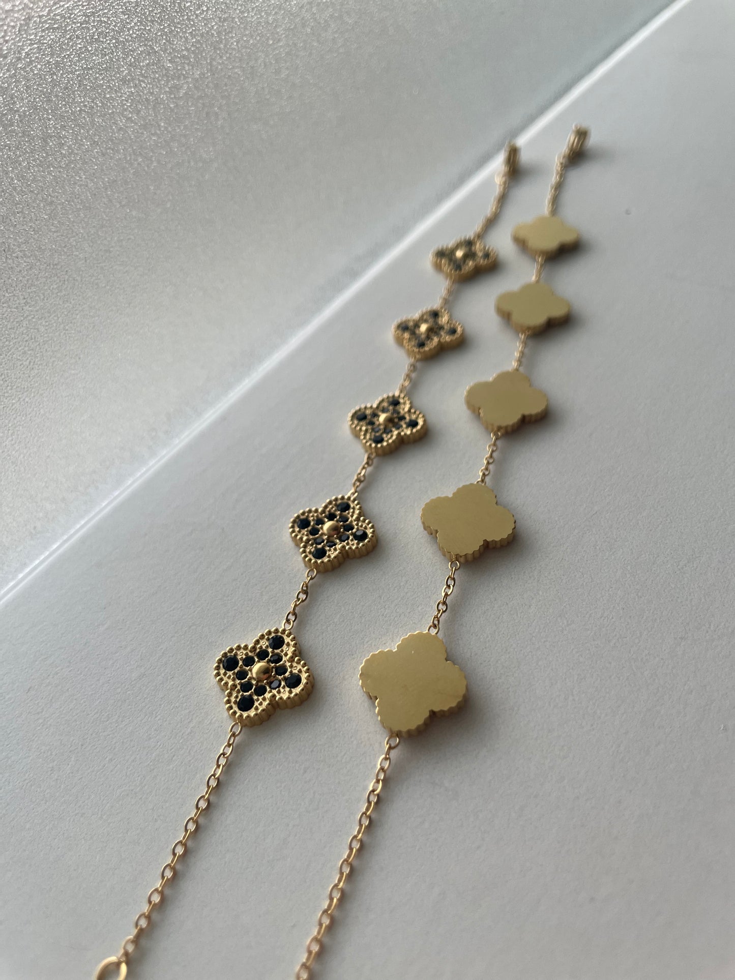 Gold Diamonds Clover Bracelet